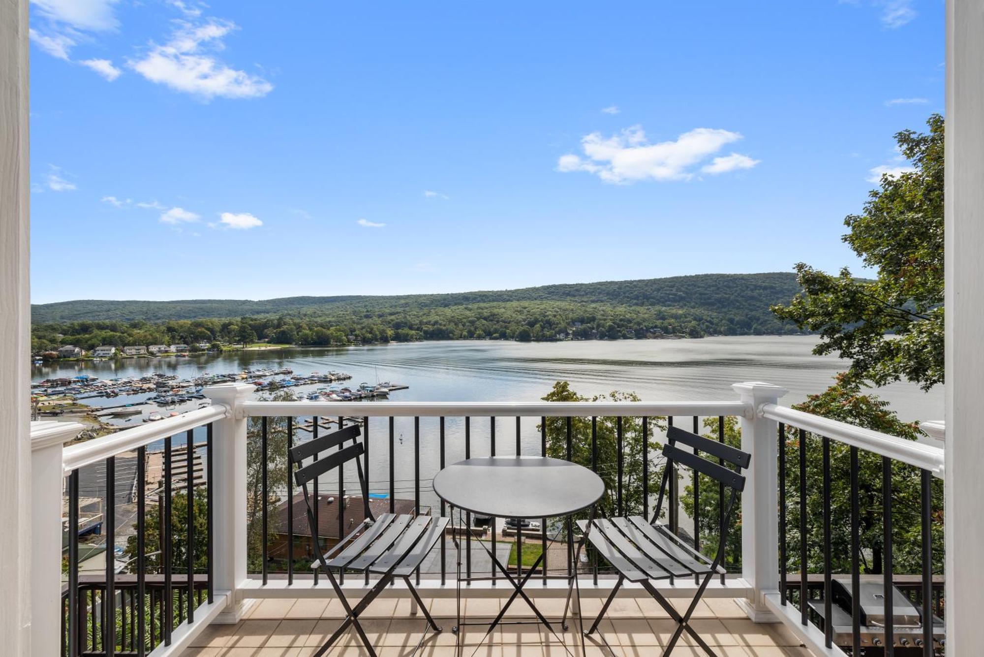 Lakeview House - Hot Tub - Firepit - Stunning Views - Spacious Deck - Cozy Living Room - Bar Greenwood Lake 外观 照片